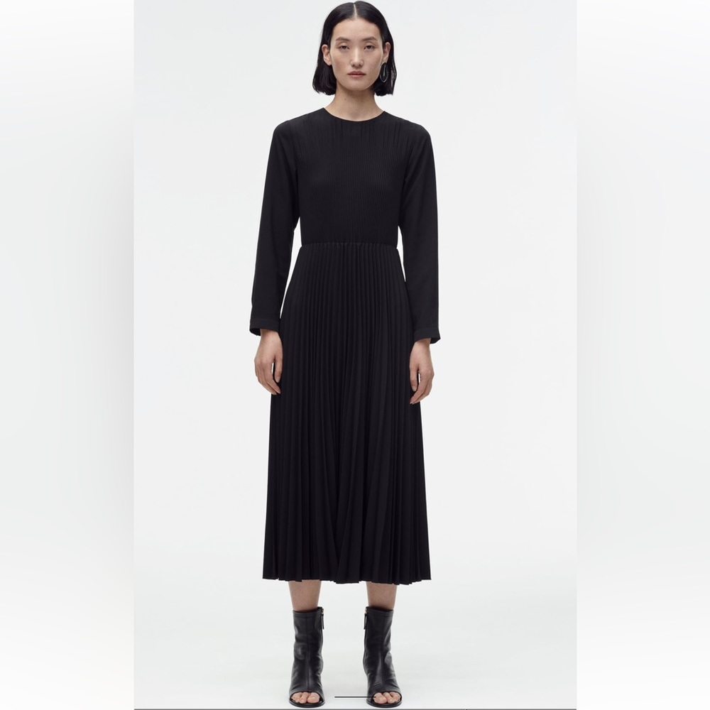 LZARA PLEATED MIDI DRESS